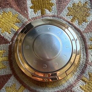 BECCA Light Chaser Highlighter Face &Eyes- Opal Flashes Jade